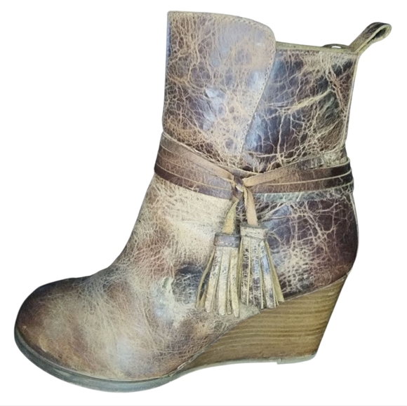 Diba True Distressed Barn Storm Wedge Boots, Womens 8 - Picture 2 of 9